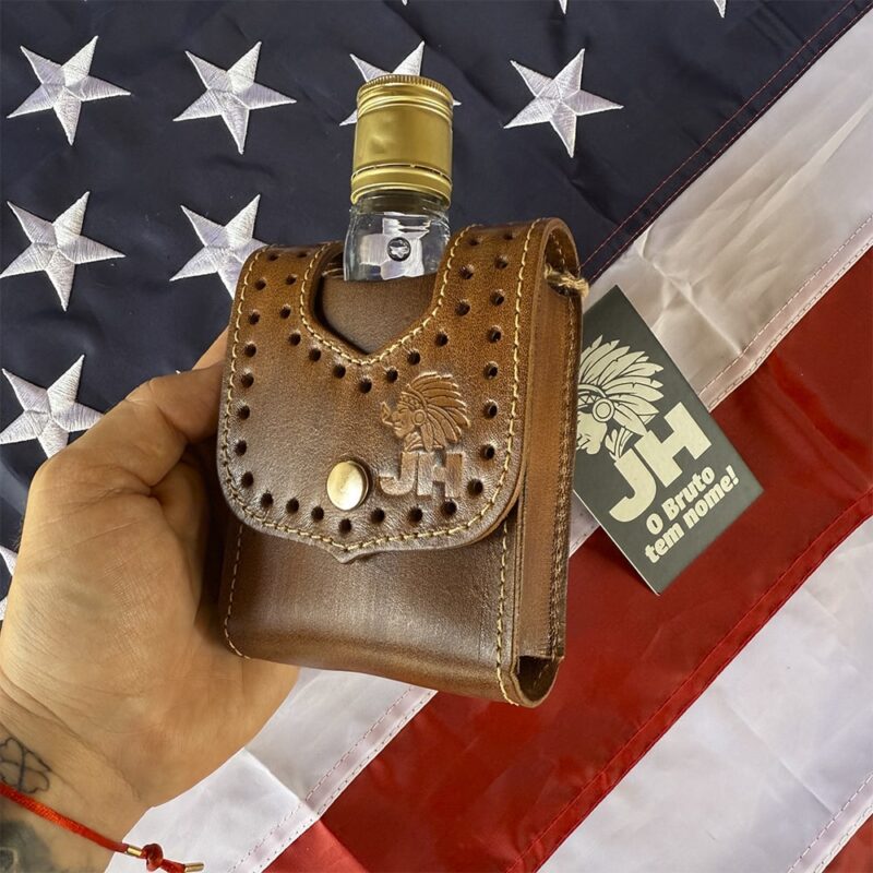 Porta Cachaça JH em Couro S4